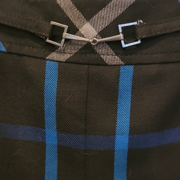 Plaid skirt. Like new 8p - Picture 2 of 8